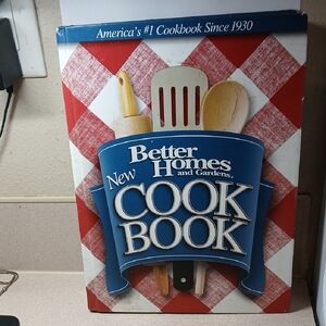 Better Homes and Gardens Blue and Red Checkered Cookbook 12th Edition 2002